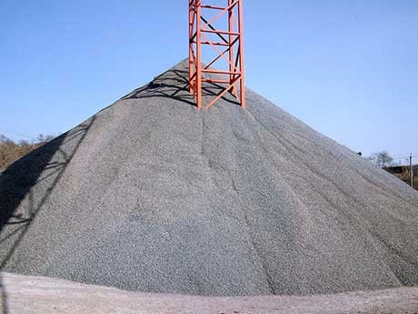 粉碎石头成沙子的机器多少钱？石头制砂利润大吗？