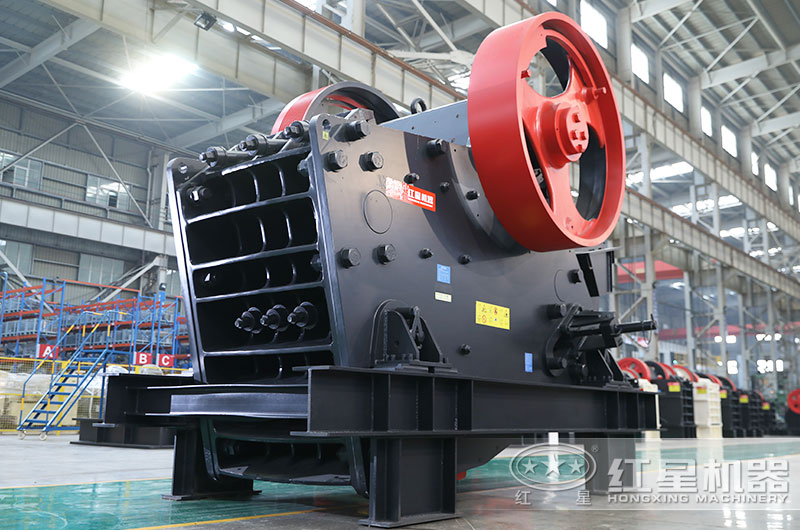 每日生产1万吨破碎机多少钱一台？