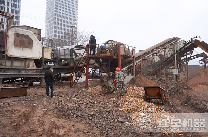 建筑垃圾粉碎机处理生产线现场