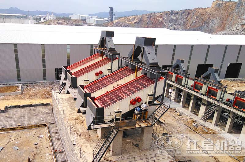 辉县大型碎石制砂生产线振动筛安装现场