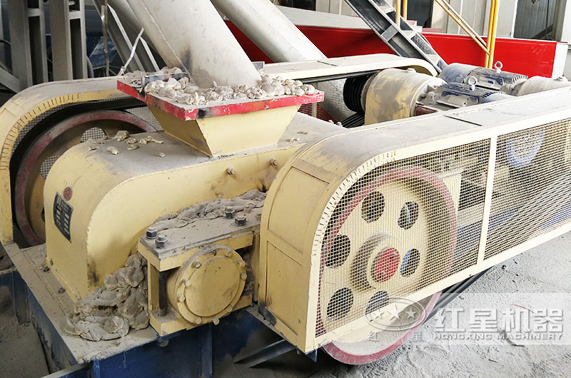 对辊式粉碎机用于煤矸石磨粉作业过程中的破碎工段