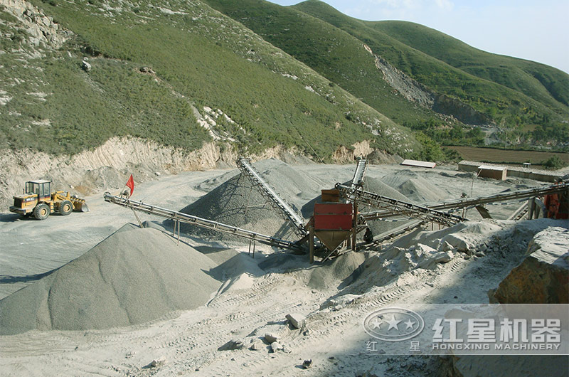 传统粗放式开采加工的砂石料厂