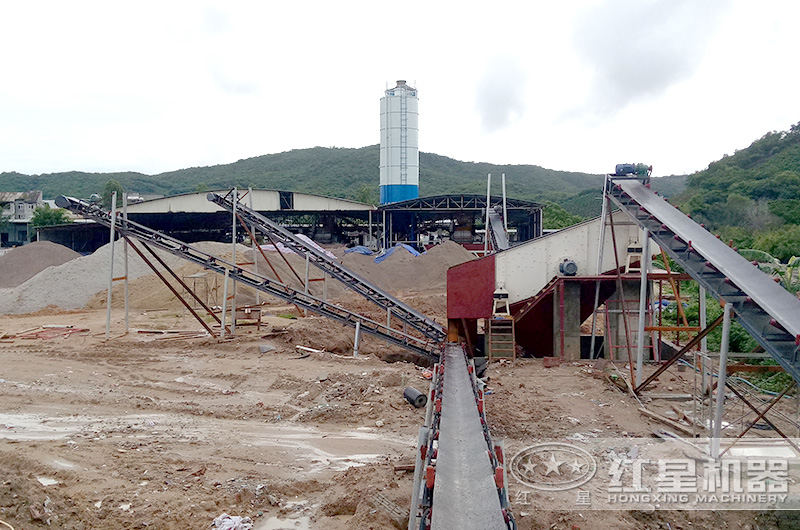 海南三亚时产200吨石料的破碎生产现场